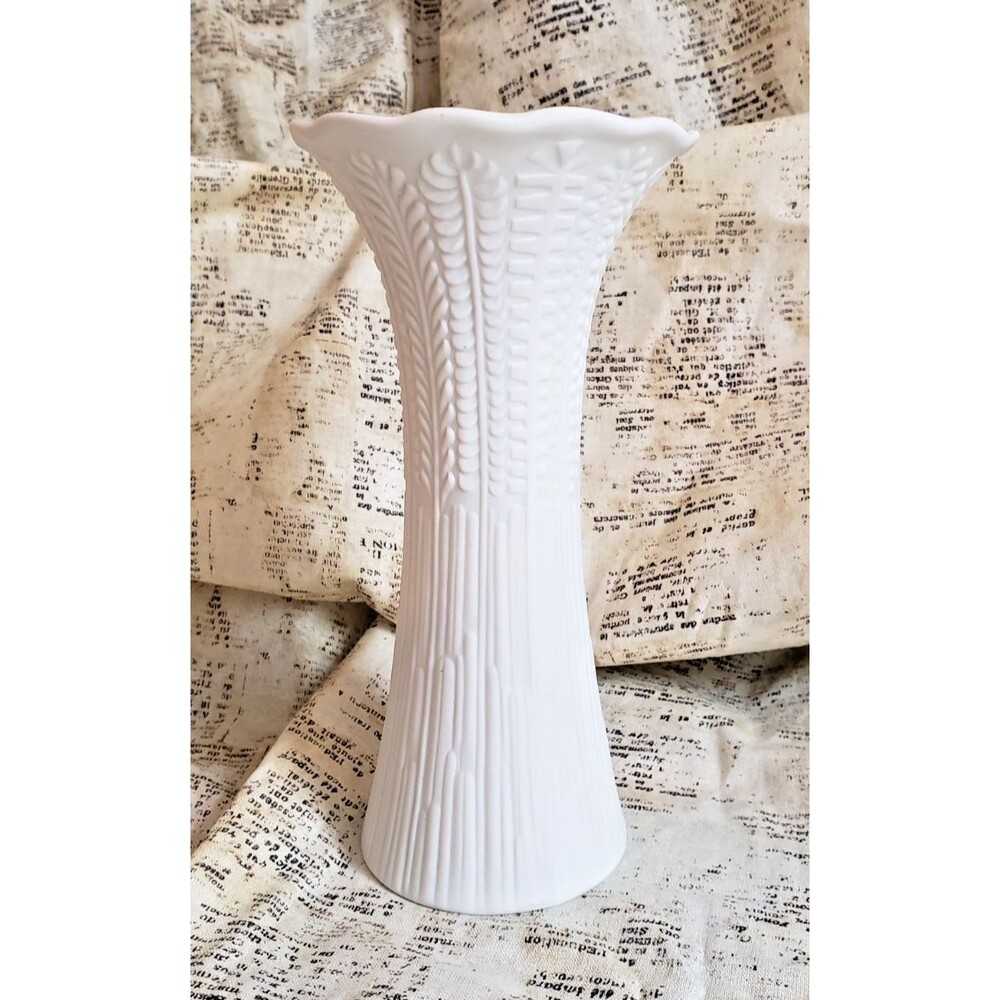 Vintage ROYAL Porzellan Bavaria KPM 6.75" Tall - Elegant, Old Money, Understated
